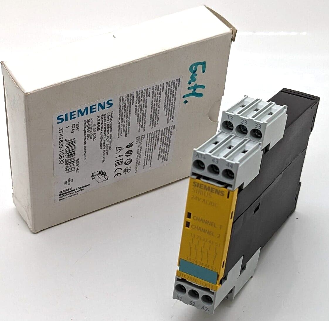 SIEMENS SIGUARD 3TK28301CB30 Sicherheitsschaltgerät Relais