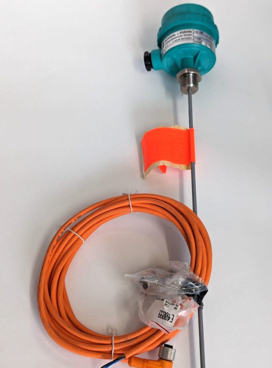Pepperl + Fuchs Füllstandssensor Typ: HR-601111 + IFM E40099 + IFM E 10305