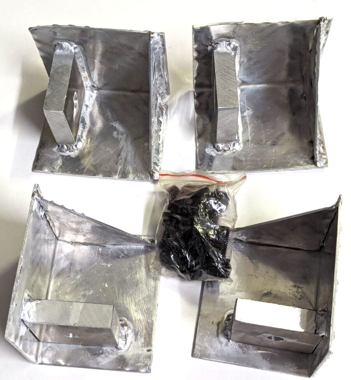 ALUTEC PALETTENFÜSSE FÜR RIFFELBLECHBOXEN