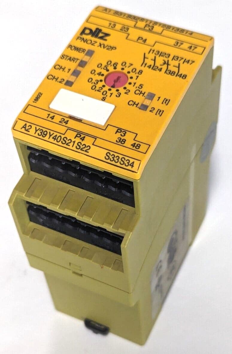 Pilz 777502 Sicherheitsrelais PNOZ XV2P 3/24VDC 2n 2n/o t NEU Ohne OVP