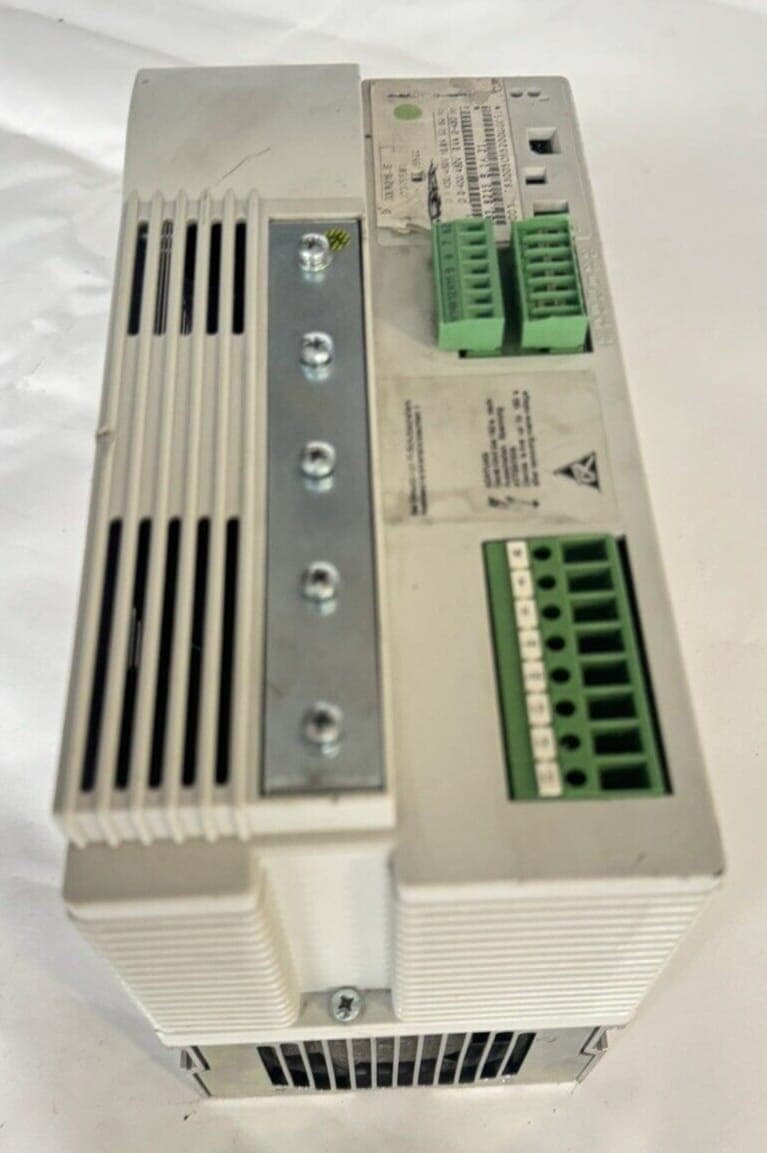 Lenze 33.8215-E / 33.8215_E.2A.21. Frequenzumrichter