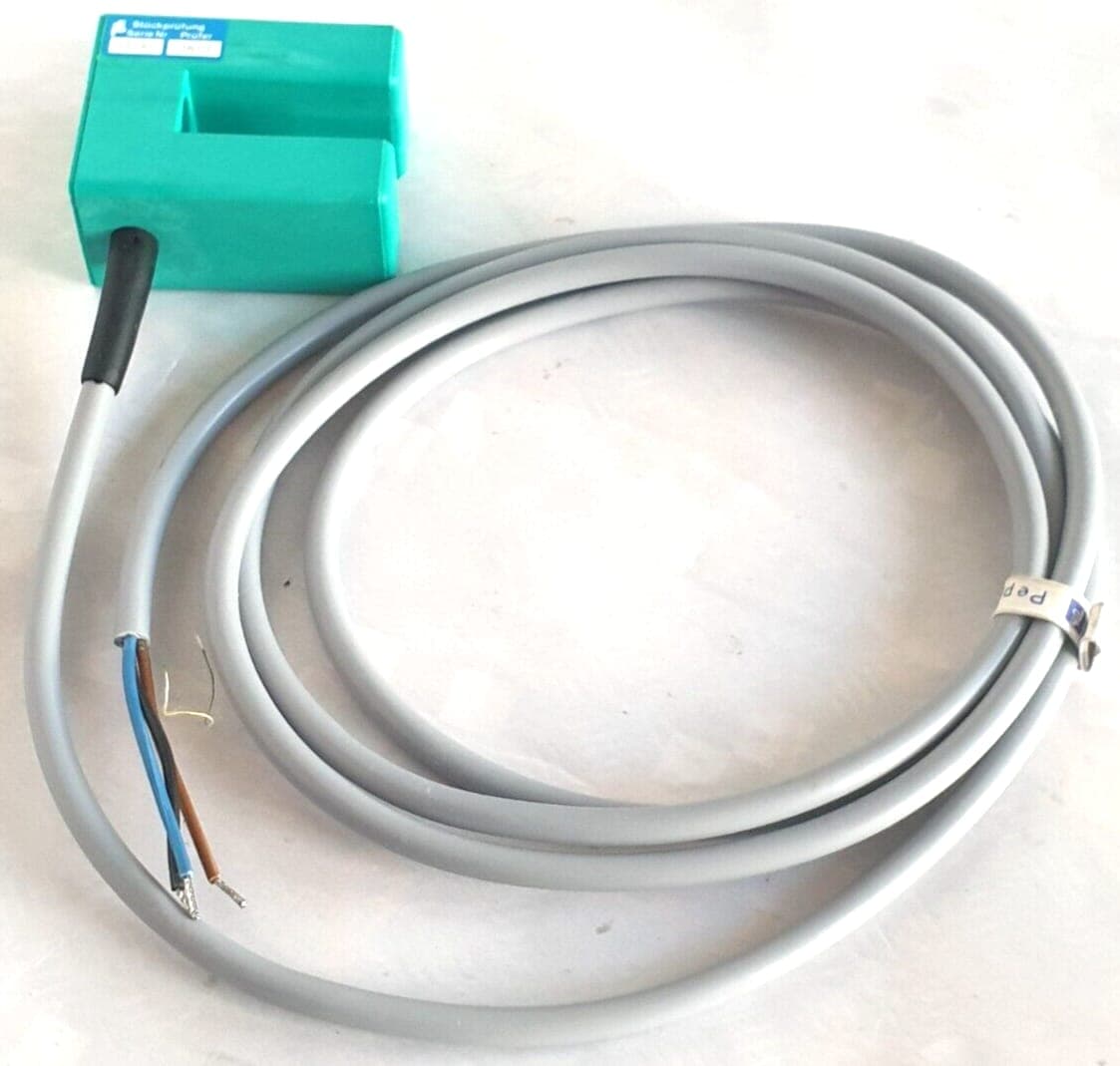 Peppel + Fuchs SJ15-E2 induktiver Schlitzsensor