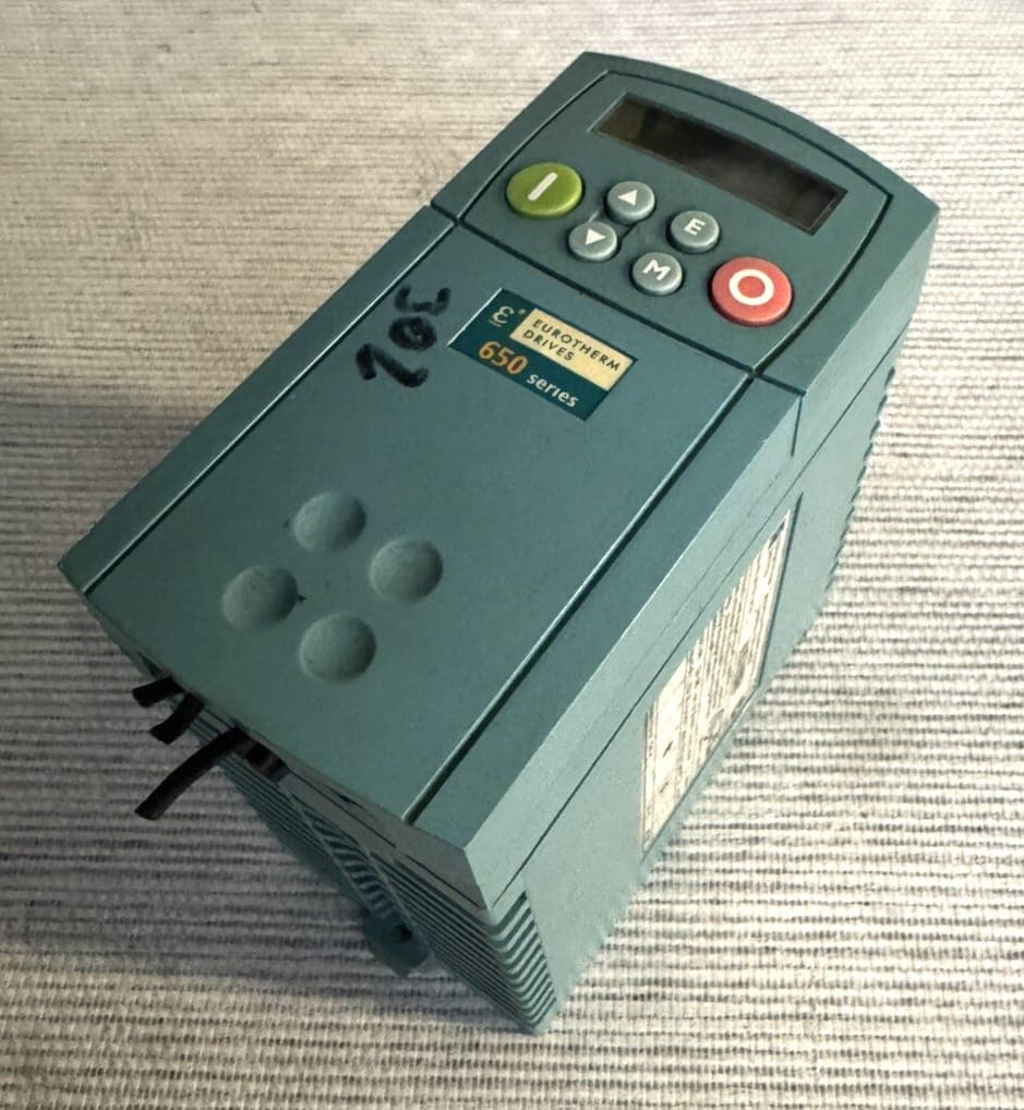 Eurotherm Drives FU Frequenz Umrichter 650 Serie eurotherm 650/003/230/f/00/disp