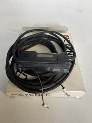 KEYENCE FS-V11P Lichtleiter-Messverstärker