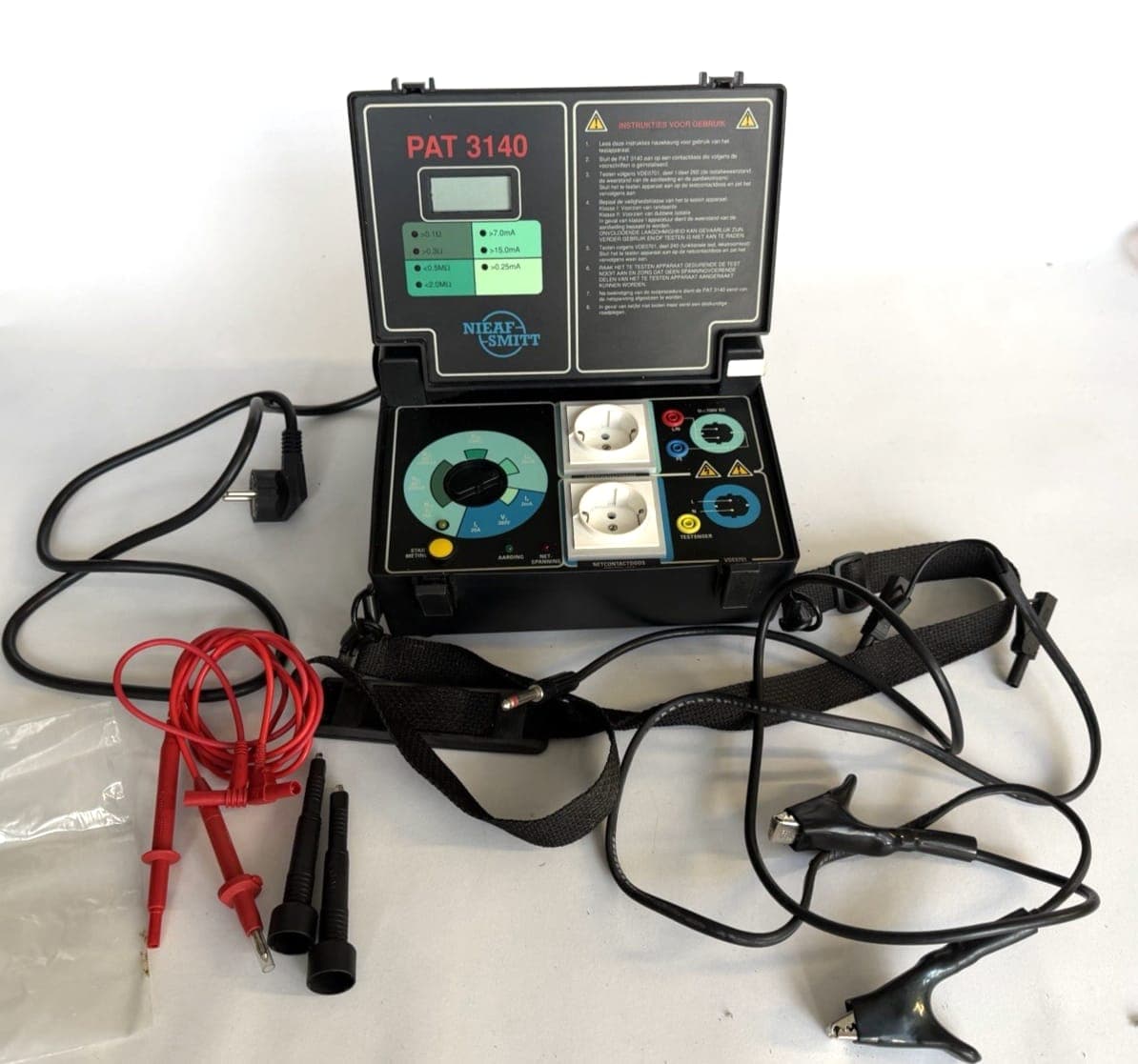 Nieaf Smitt PAT 3140S Tester zur Prüfung elektronischer Geräte Gebraucht