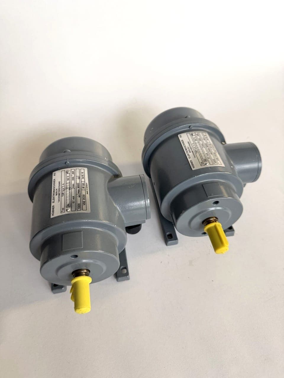 2x Hübner Tachometerdynamo TDP 0,2 T-4, NEU ohne OVP